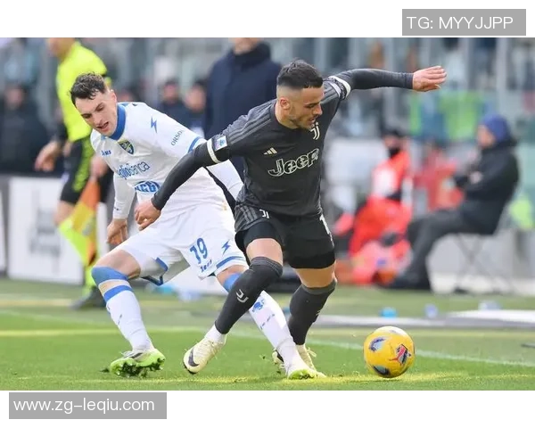 弗洛西诺与尤文图斯激战正酣谁能在意甲赛场上笑到最后